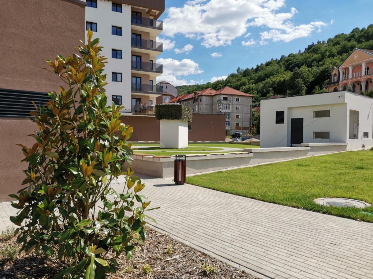 City Center Accomodation - 101 Решица Екстериор снимка