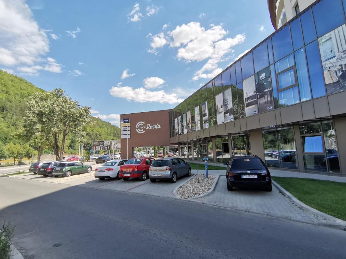 City Center Accomodation - 101 Решица Екстериор снимка