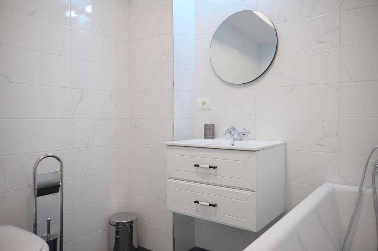 City Center Accomodation - 101 Решица Екстериор снимка