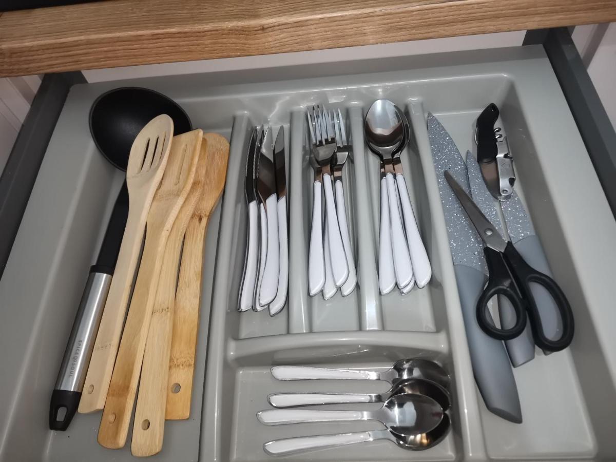 City Center Accomodation - 101 Решица Екстериор снимка