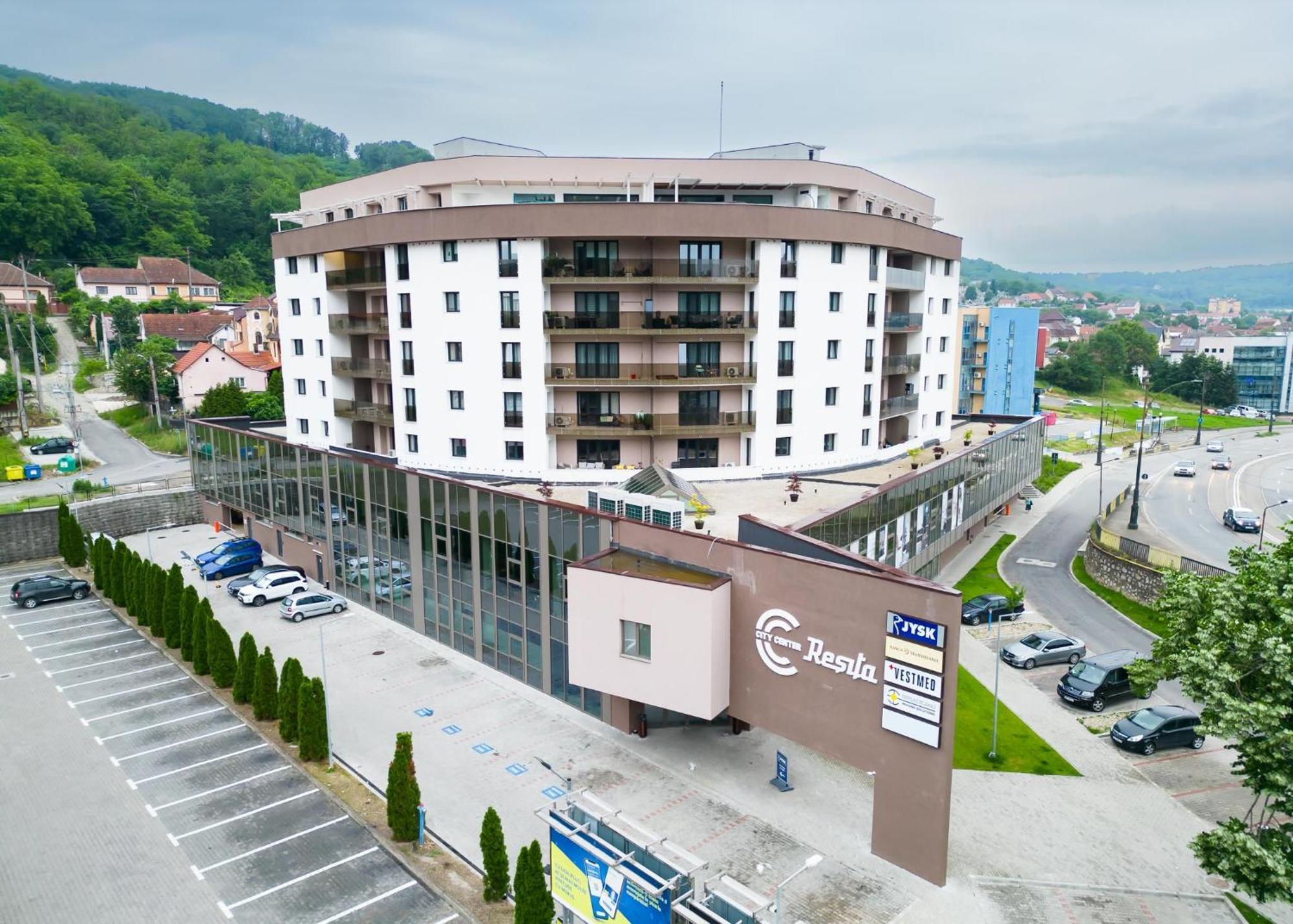 City Center Accomodation - 101 Решица Екстериор снимка